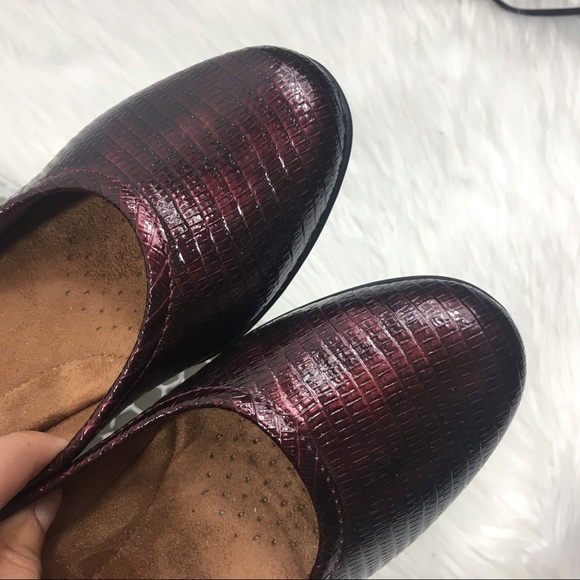 NATURALIZER Slip on Flex Comfort Flats - Picture 2 of 5